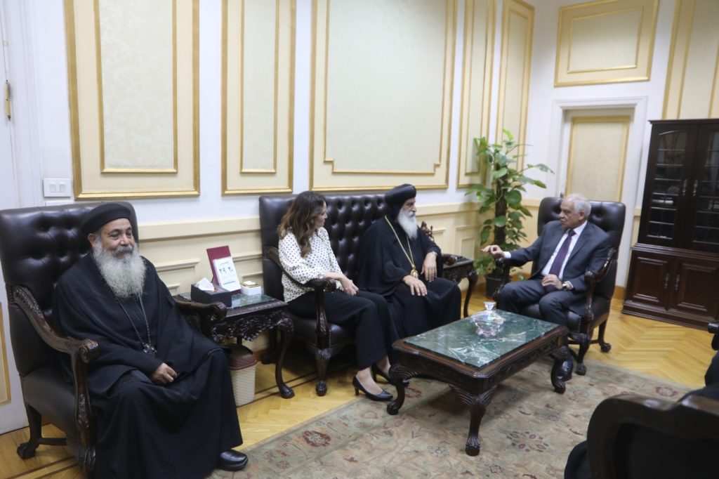 محافظ الجيزة يستقبل وفدًا من الكنائس لتقديم التهنئة بعيد الفطر 1 1281712661067