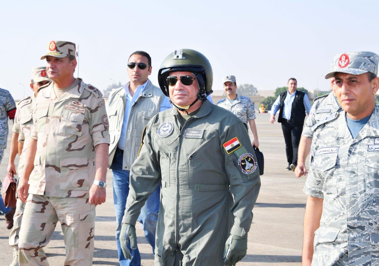 استمراراً لتوجيهات الرئيس السيسي.. القوات الجوية تواصل أعمال الإسقاط الجوي للمساعدات على غزة 1 139564 تفقد الرئيس السيسى لاحدى القواعد الجوية 41712674204