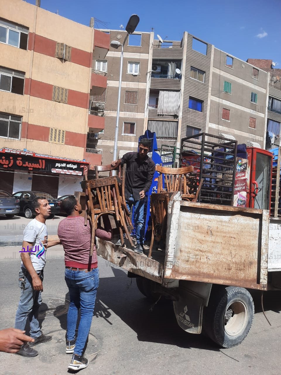 محافظ الجيزة: رفع 1600 حالة إشغال وتعد على الطريق العام بجنوب الجيزة والمنيرة والوراق 1 1491713270964