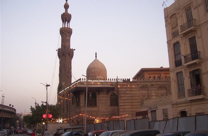 الأوقاف: الحريق الذي شب بالقرب من مسجد السلطان أبو العلا بالقاهرة لم يقترب من المسجد ولا أي من مرافقه 1 1761712483105