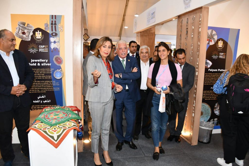 وزيرة الثقافة ومحافظ جنوب سيناء يتفقدان أعمال تطوير المسرح الصيفي بالطور 1 19 2022 638043070538802904 8801713386528