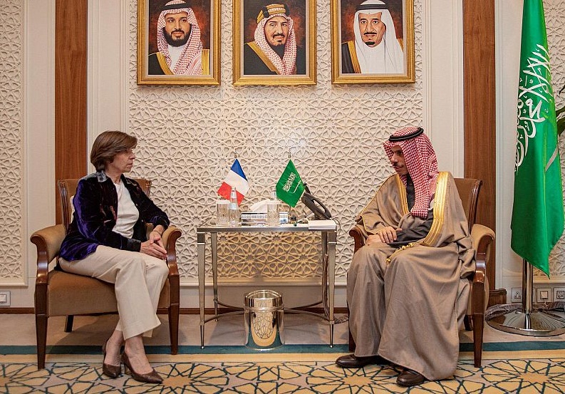 اليمن وفرنسا يبحثان تعزيز العلاقات الثنائية وسبل تطويرها 1 19 2023 638140526084937358 4931713191583