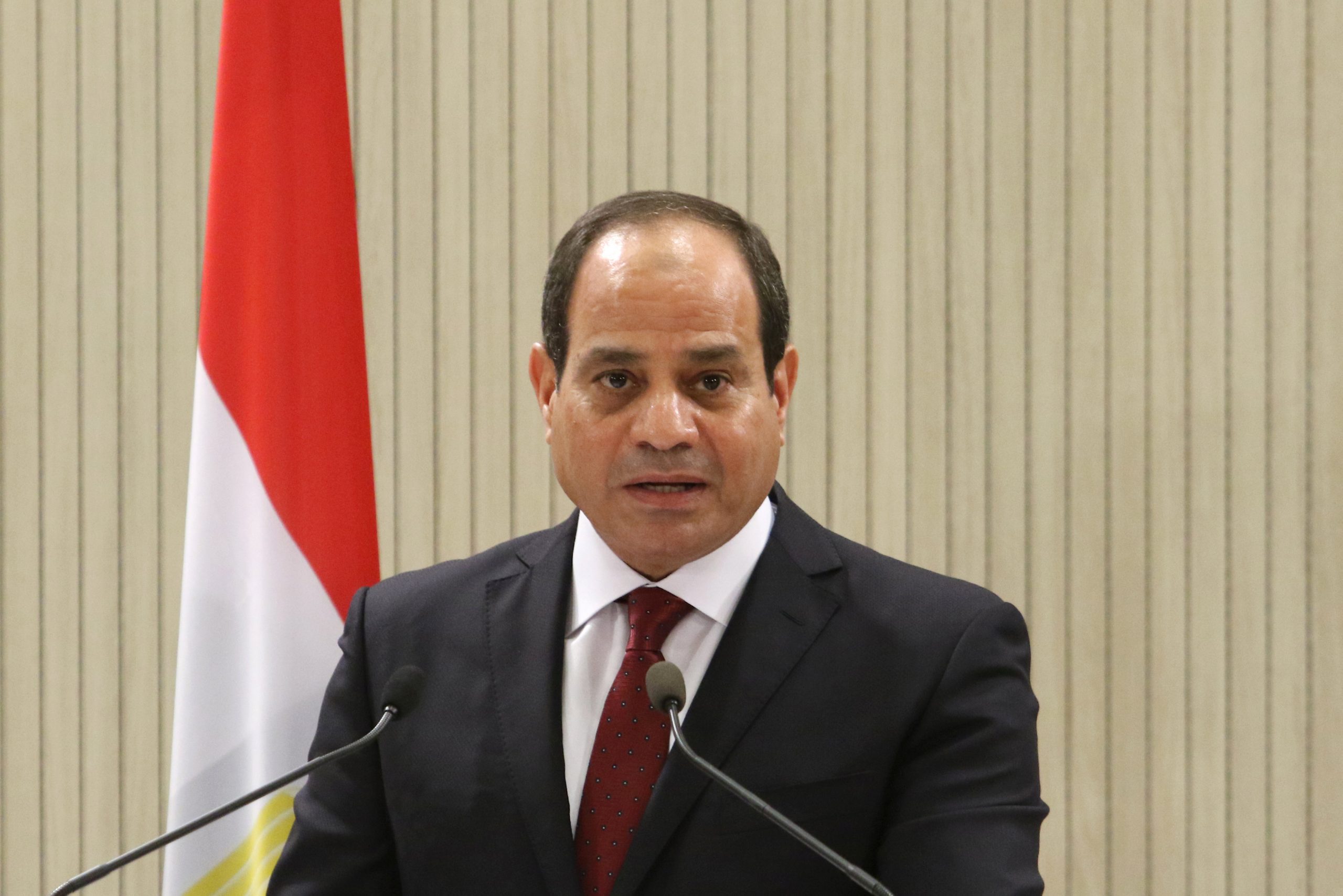 الرئيس السيسي يؤكد أن استكمال مسار التنمية في إفريقيا يتطلب جهدًا متضافرًا لتذليل التحديات 1 2017 11 20T112213Z 1870601152 RC12412E0A60 RTRMADP 3 CYPRUS EGYPT1714485784 scaled