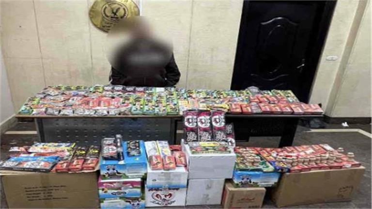 ضبط شخص بحوزته 730 ألف قطعة ألعاب نارية بقيمة 4 ملايين جنيه قبل ترويجها بالقليوبية 1 2023 4 17 12 56 45 3581711968003