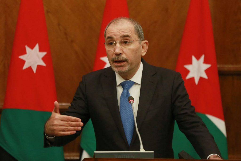 وزير خارجية الأردن يحذر من التراجع الكبير في الدعم الدولي المقدم للاجئين السوريين 1 2063291713880744