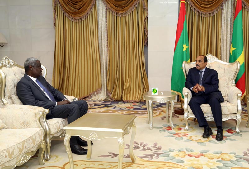 الرئيس الموريتاني يستعرض مع موسى فقي الملفات الأساسية المتعلقة بالوضع في القارة 1 5a5c8abe6baa6bea54aaff1f750d176f201803281144031713912303