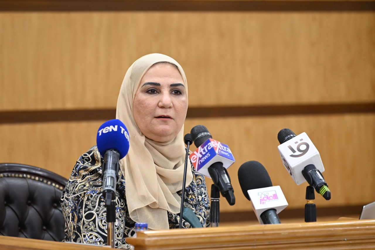 وزيرة التضامن: زيادة عدد الرائدات الاجتماعيات لـ15 ألف رائدة لرفع وعي الأسر بأهم القضايا 1 951713791828