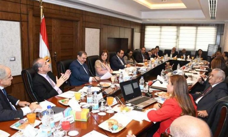 نائب رئيس اتحاد العمال لـ أ ش أ: رفع الحد الأدنى للأجور بالقطاع الخاص لـ 6 آلاف سيدفع عجلة الإنتاج 1 Capture1712568726