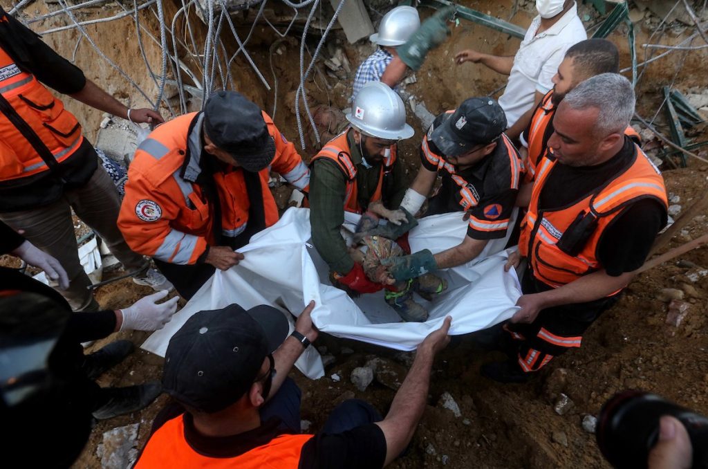 5 شهداء جراء قصف للاحتلال استهدف نازحين حاولوا العودة من الجنوب إلى شمال القطاع 1 DzJE51713092106
