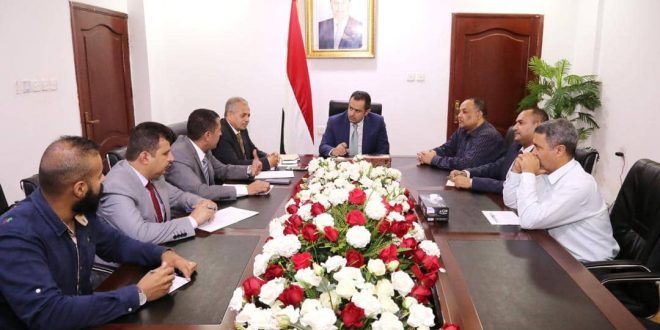 رئيس الوزراء يوجه بتكثيف الرقابة على الأسواق ومواجهة المخالفين لإجراءات تخفيض الأسعار 1 IMG 20190512 WA0044