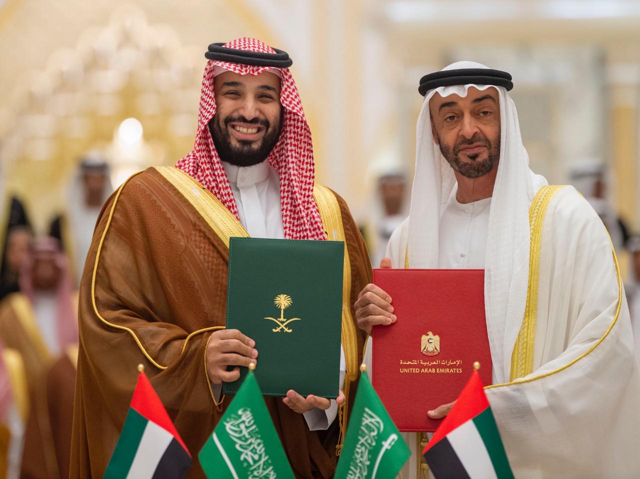ولي العهد السعودي يبحث هاتفيًا مع رئيس الإمارات وأمير قطر تداعيات التصعيد العسكري بالمنطقة 1 IMG 20191127 WA00791713304207
