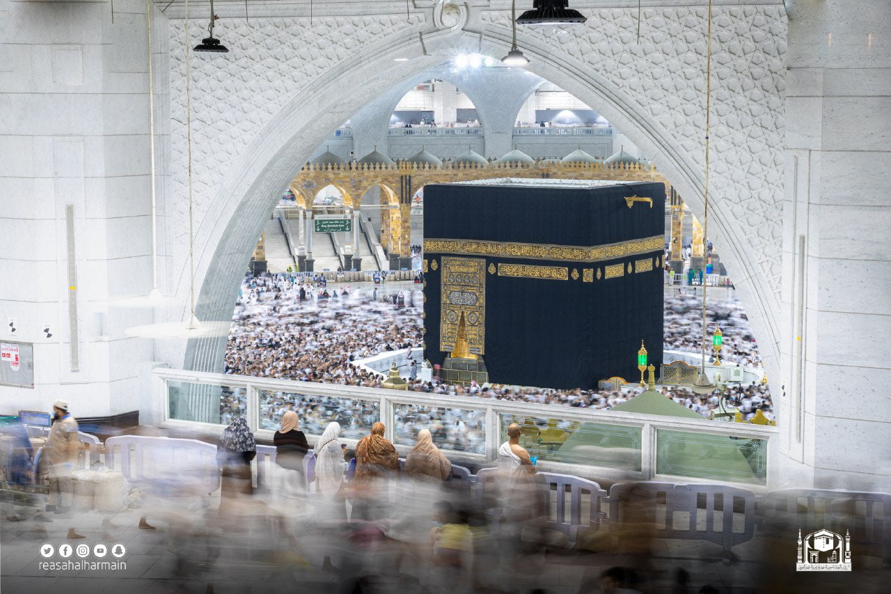 شؤون الحرمين تكثف برنامج "إهداءات" لتوزيع المصاحف في العشر الأواخر من رمضان 1 IMG ٢٠٢٢٠٤٢١ ٠٠١٢٠٩1712061368