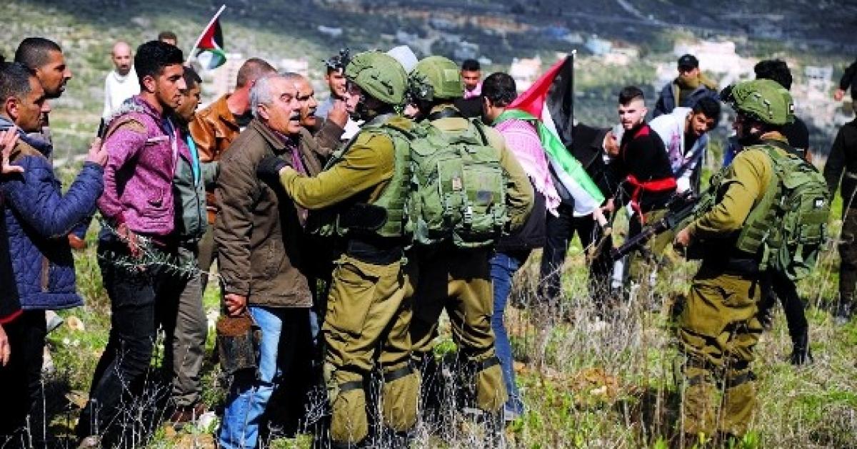 الرئاسة الفلسطينية تُحذر من خطورة استمرار جرائم المستوطنين وتحمل الإدارة الأمريكية مسؤولية هذا التصعيد 1 RQaeU1712944323