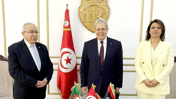 الجزائر: الاجتماع التشاوري الأول مع تونس وليبيا كان ناجحًا وليس بديلًا عن اتحاد المغرب العربي 1 cb81d1b1709dd1d16c12d221f74f3ef5 w600 h338 sc1714083724
