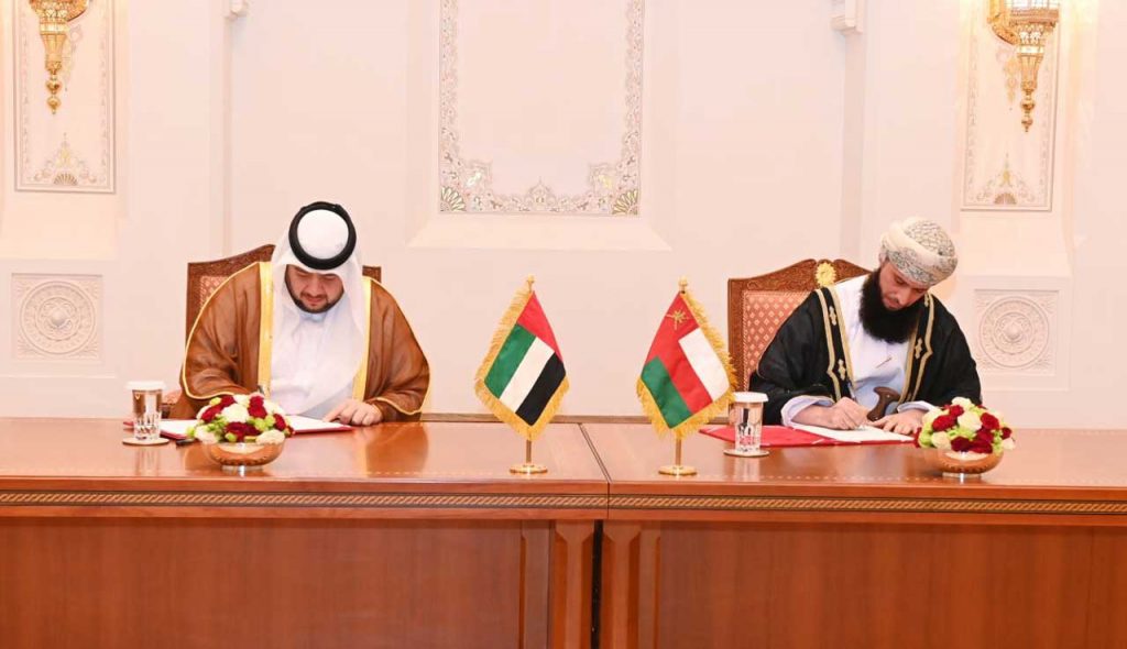 الإمارات وسلطنة عمان تدعوان الأطراف الإقليمية للتحلي بأقصى درجات ضبط النفس 1 image1713871265