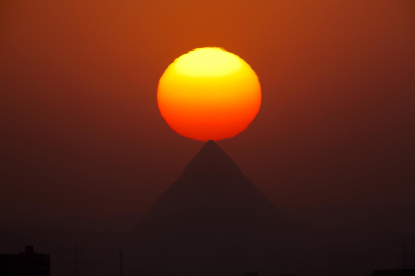 معهد الفلك: بدر شوال الوردي يزين السماء بعد غد.. وغرة "ذو القعدة" 9 مايو المقبل 1 postQueueImg 391713775203