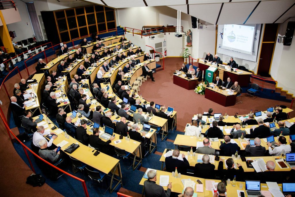 انطلاق ملتقى علمي لمواجهة التطرف في موريتانيا 1 seance travail Territoire paroisse hemicyclede assemblee pleniere eveques France novembre 2019 Lourdes 01714418943