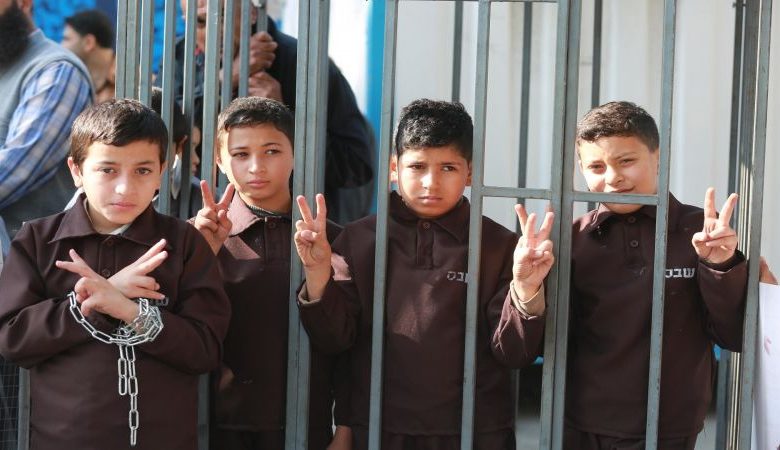 اطفال فلسطين في سجون الاحتلال1712275263