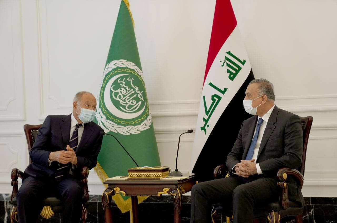 العراق يؤكد سعيه ليكون له دور فعال في القمة العربية المقبلة والتنسيق لانجاح القمة 1 الكاظمي وأبو الغيط1714337943