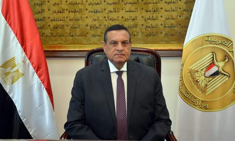 وزير التنمية المحلية يوجه المحافظات بتطبيق المواعيد الشتوية لفتح وغلق المحال التجارية والمطاعم 11714139223