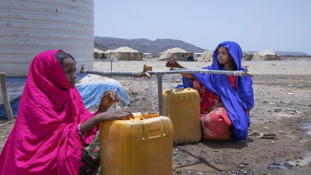 السعودية تدشن سفينتي مساعدات إنسانية للشعبين السوداني والفلسطيني 1 النازحين1716804723
