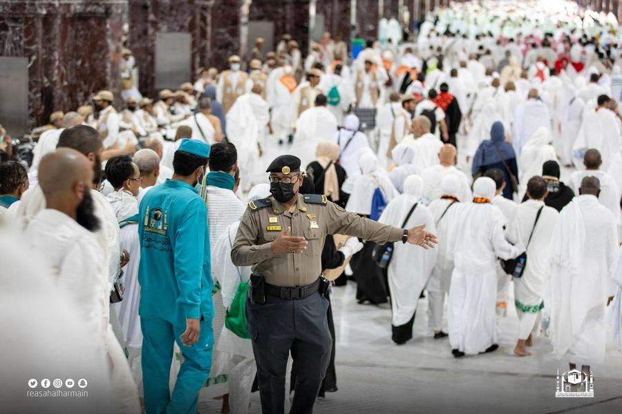 "شؤون الحرمين" توفر كوادر متخصصة في تنظيم وتفويج الحشود داخل المسجد الحرام 1 رئاسة شؤون الحرمين تجنّد 500 من كوادرها لتنظيم الحشود داخل1716807605