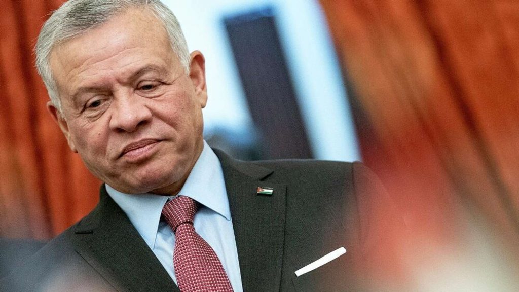 العاهل الأردني يُحذر من خطورة الوضع الإنساني الكارثي في غزة 1 1062161488 0:0:1000:563 2072x0 60 0 0 d6454bc6c240c801cd797df77991b57e1715877004