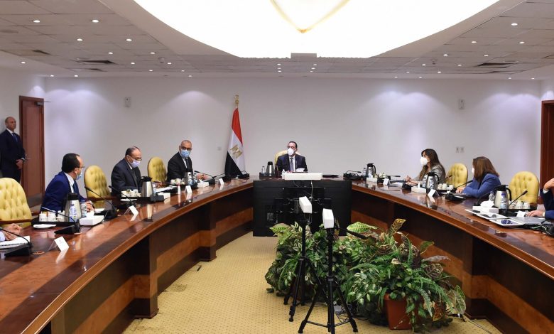 مدبولي: تكليفات رئاسية بتوفير احتياجات المشروعات القومية بالصحة لتنفيذ التغطية التأمينية الصحية الشاملة 1 121550198 1745530968958594 1193146876164187057 o1714570448