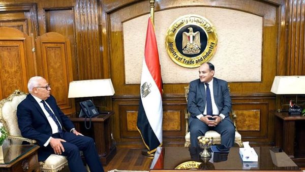 وزير التجارة:نعمل على تحديد المزايا التنافسية الإنتاجية لكل محافظة لربطها بالسياسة الصناعية والتصديرية 1 1451715775066