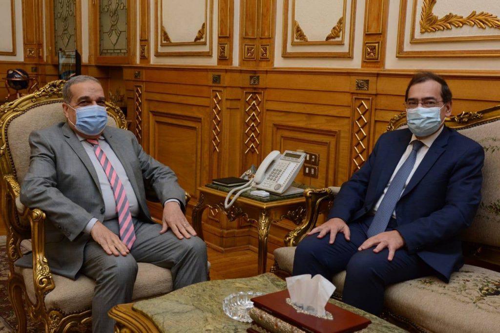 وزيرا الدولة للإنتاج الحربي والثقافة يتفقدان 8 مسارح متنقلة تمهيدًا لأطلاقها لخدمة قرى "حياة كريمة" 1 1603704754 278 281154 38765112282345517601720008278242235874386770623855o1716722283
