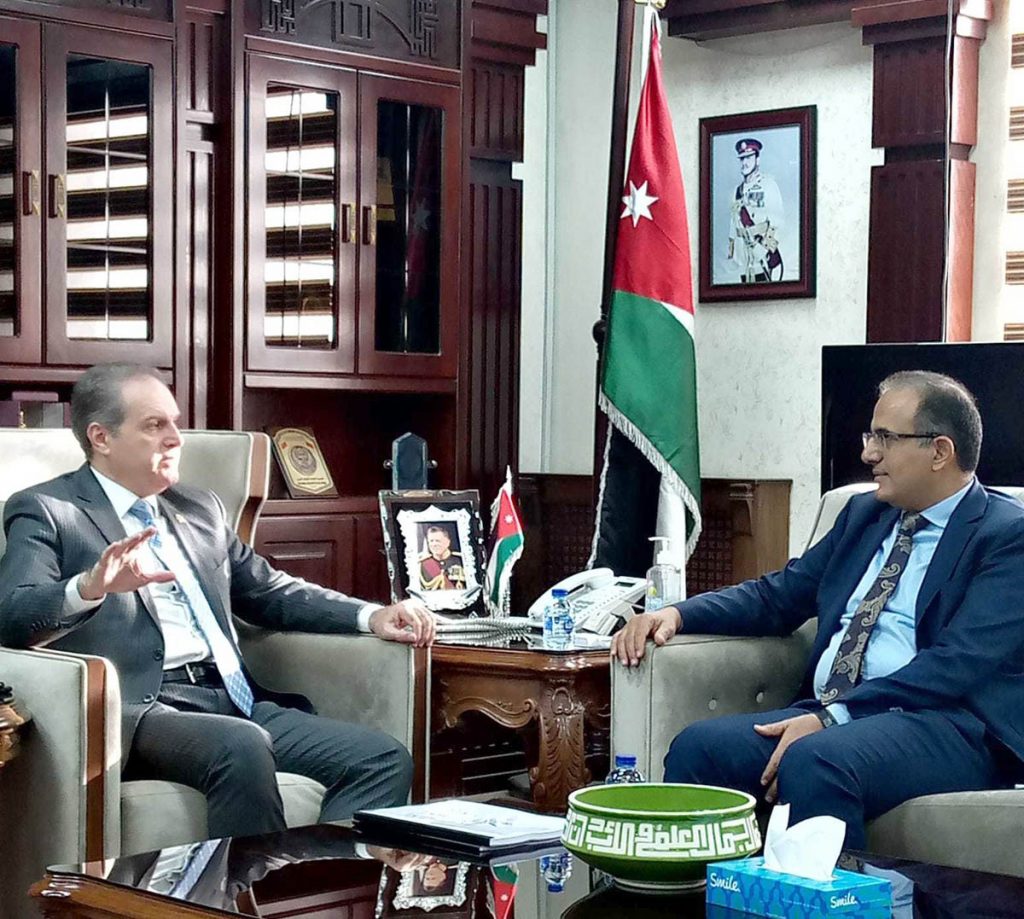 وزير الصحة يبحث مع أسترازنيكا التعاون في دعم مهارات الفرق الطبية وبرامج التطعيمات والأمراض غير السارية 1 16394711397201715689687