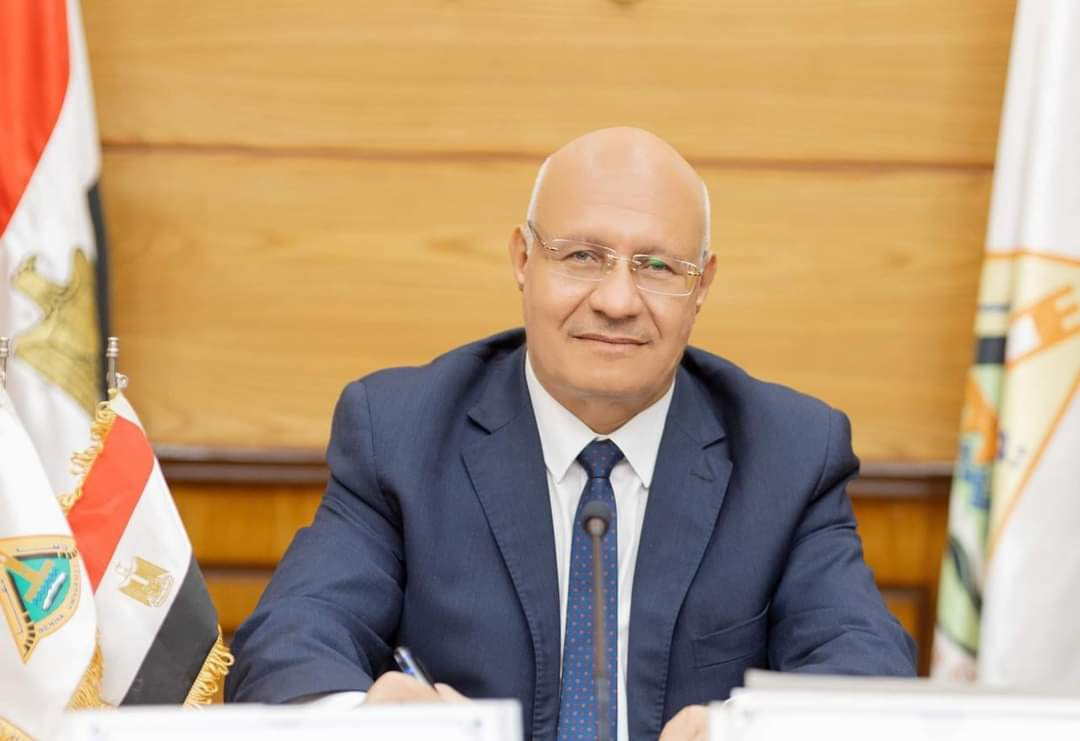 رئيس جامعة القاهرة يهنئ 14 شخصا من أساتذة وخريجي الجامعة بفوزهم بجوائز الدولة لعام 2024 1 16496633271717072086