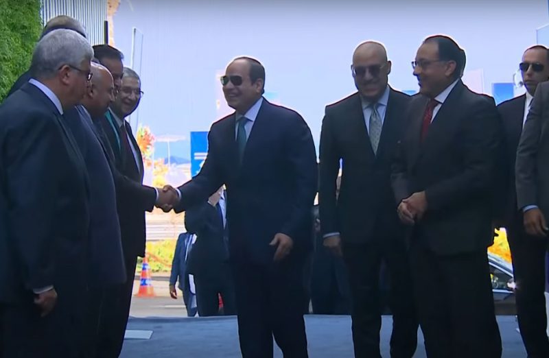 الرئيس السيسي يصل مقر افتتاح المرحلة الأولى من موسم الحصاد لمشروع "مستقبل مصر" بالضبعة 1 19 2022 638054853232337719 233 scaled1715591050