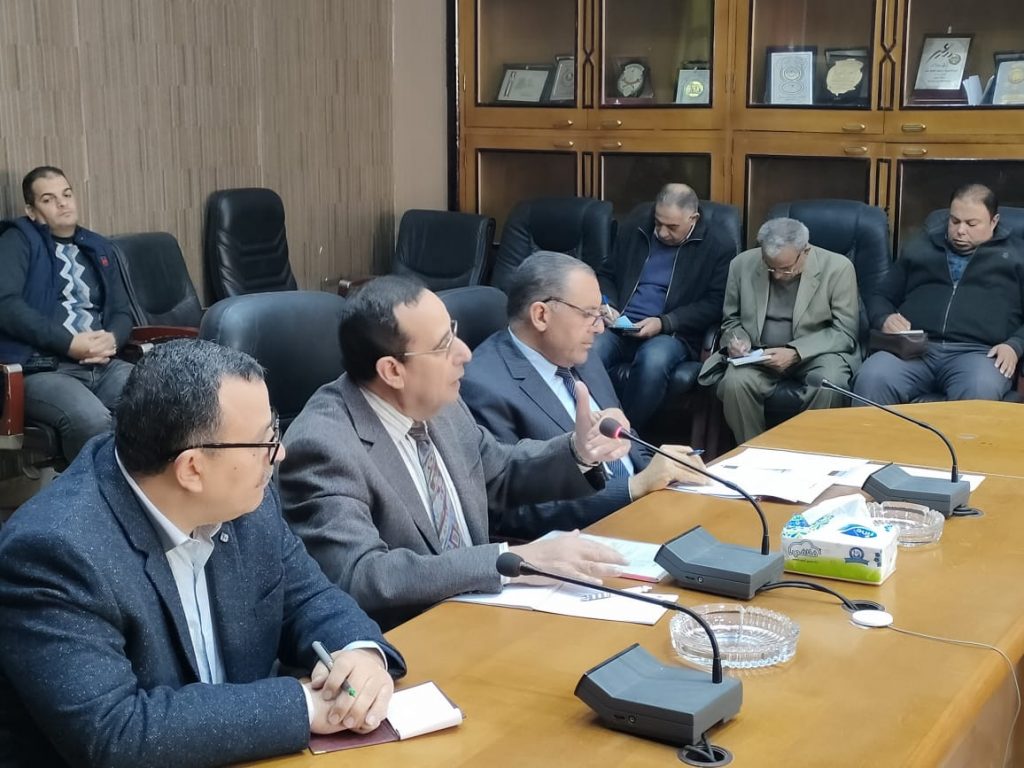 محافظ شمال سيناء يؤكد على اهتمام الدولة بالمزارعين والفلاحين 1 2071715198226