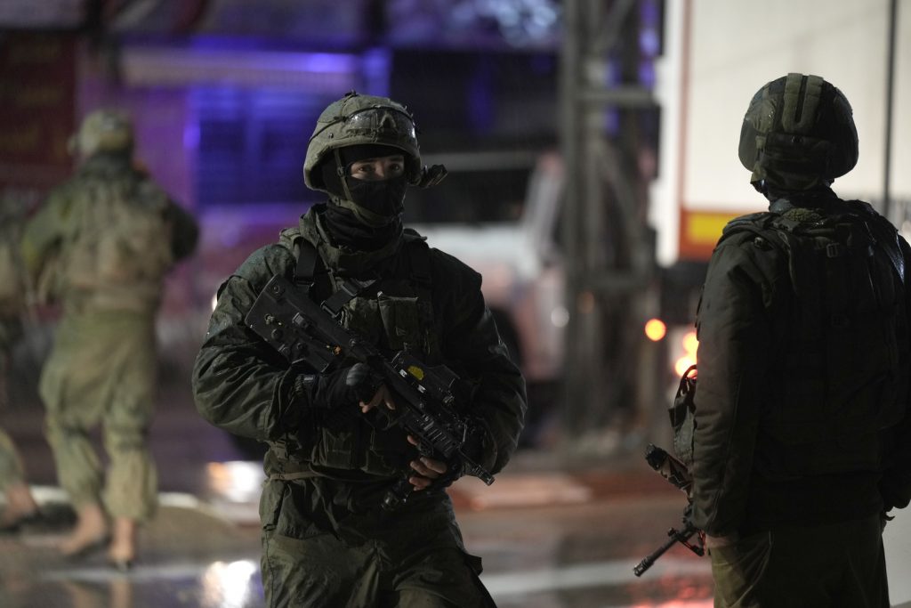 وزير الدفاع الإسرائيلي يُهدد نتنياهو بالاستقالة 1 64189e924c59b754a12e06b21715805963