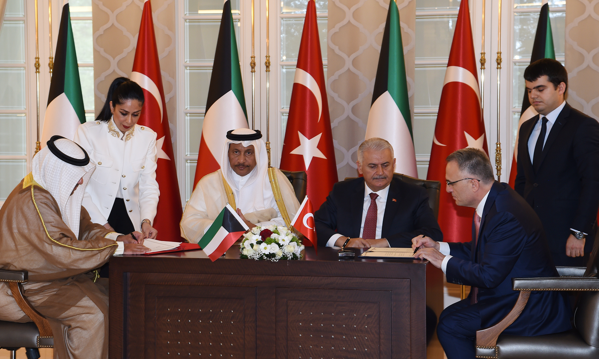 الكويت وتركيا يوقعان اتفاقيات ثنائية في المجالات العسكرية وتشجيع الإستثمار والبيئة 1 76a9961d 7570 4318 a1d8 de8ce3d92f1d1715102648
