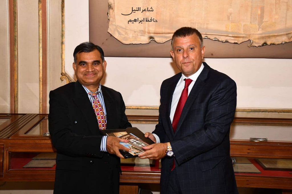 رئيس "عين شمس" يبحث مع سفير التشيك سبل تعزيز التعاون بين الجامعة ونظيراتها التشيكية 1 76ccf409ca844f660a361d7541e245321714555503