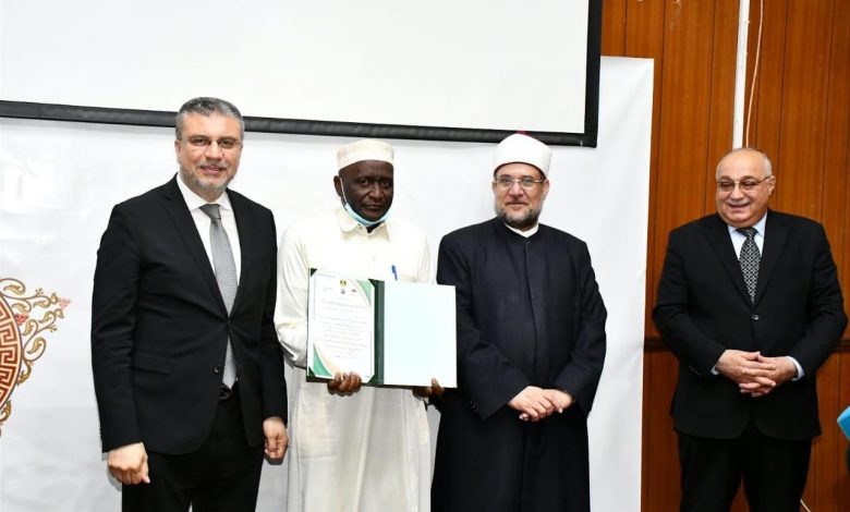 وزير الأوقاف يؤكد أهمية العمل على تنمية وتطوير المنافع المشتركة والأماكن العامة 1 8601715354583