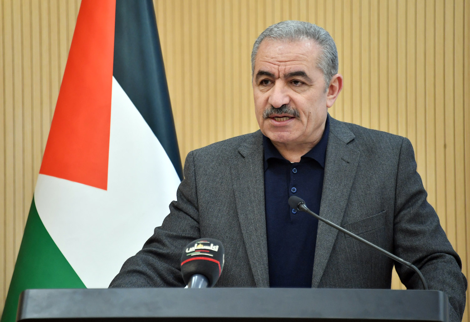رئيس وزراء فلسطين يُطالب بحزمة مالية طارئة لمُعالجة الأزمة الناجمة عن الحرب الإسرائيلية 1 8a4023c2 d247 42f2 8c2b 3b510848cdf61716802024
