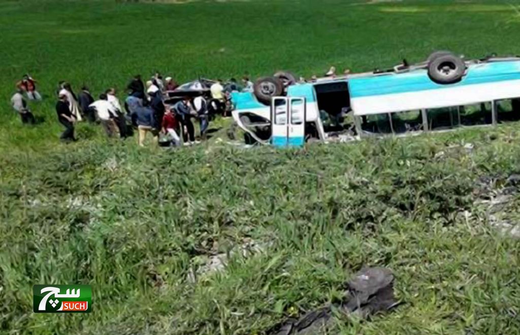 مصرع وإصابة 41 شخصا جراء حادث تحطم حافلة في باكستان 1 A bus coup1714718763