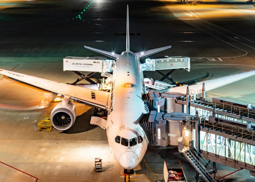 إدارة الطيران الأمريكية تفتح تحقيقا ضد "بوينج" بسبب طائرات "787 دريملانير" 1 Boeing 787 1240x8861715067609