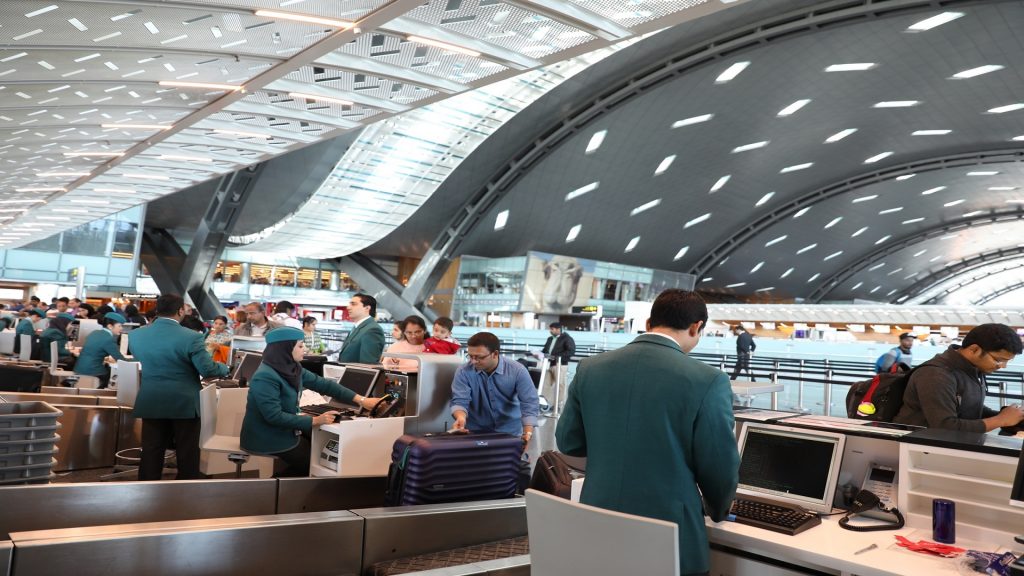 جلوبال (2): ""Meet Me in Shanghai الحدث الخاطف يدعو المسافرين في مطار زايد الدولي لتجربة عجائب شنغهاي 1 C7921264 471E 476C 9CF9 4A0C5CFE06F21715316363