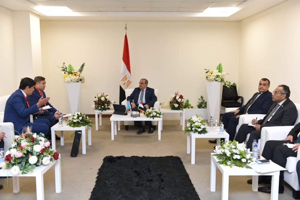 وزير الدولة للإنتاج الحربي يبحث مع رئيس لجنة الصناعة العسكرية الأرمينية أوجه التعاون المشترك 1 FB IMG 16382814495071715934244