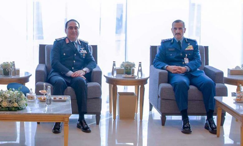 قائد القوات الجوية يلتقي نظيره السعودي 1 FB IMG 17152599969101715265724