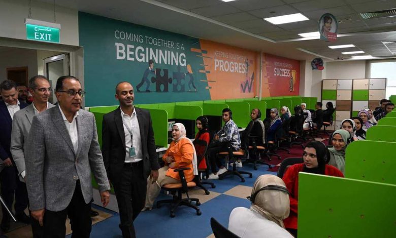 رئيس الوزراء يختتم جولته بمحافظة بني سويف بتفقد القرية التكنولوجية 1 FB IMG 17160462636411716054724