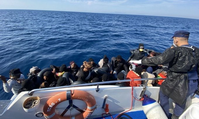 الحرس الوطني التونسي ينقذ 17 مهاجرا غير شرعي بسواحل المهدية .. ويضبط عنصرا إرهابيا بمدنين 1 FuammpuWwAYZoZC1717019703