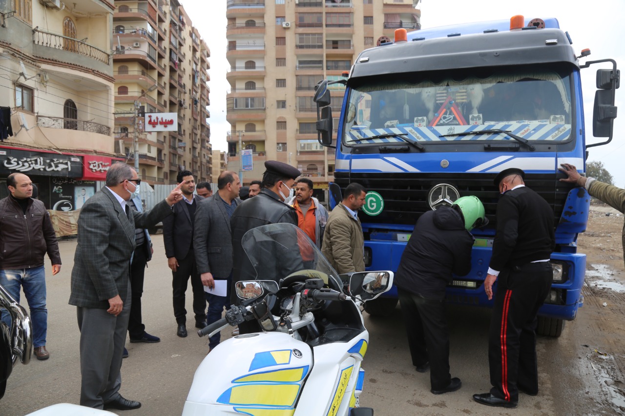 محافظ كفر الشيخ يكلف بتكثيف الحملات الدورية لتحقيق الانضباط بشوارع وميادين مراكز ومدن المحافظة 1 IMG 20220321 WA0055 11716375783