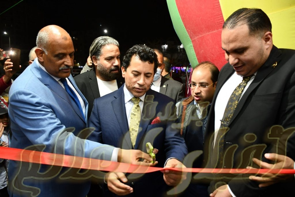 وزير الشباب والرياضة ومحافظ القاهرة يبحثان عددا من ملفات العمل المشترك 1 IMG 20220331 WA00161715701564