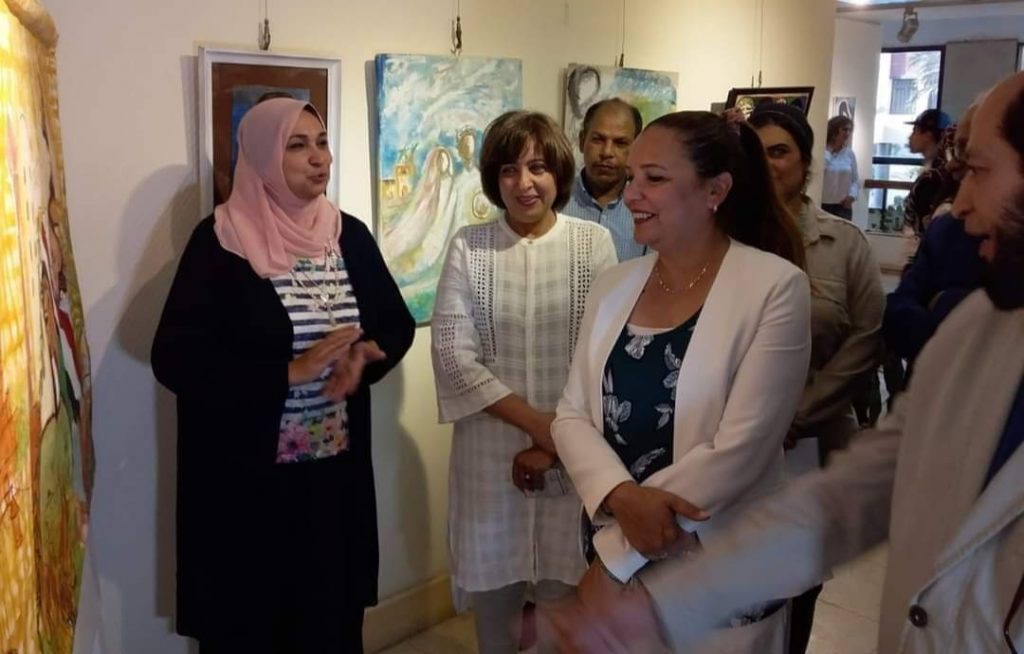 زاهي حواس يفتتح معرضا للفنانة التشكيلية سلوى الحمامصي في سنغافورة 1 IMG ٢٠٢٢١١١١ ١٦١٩٠٦1716555784
