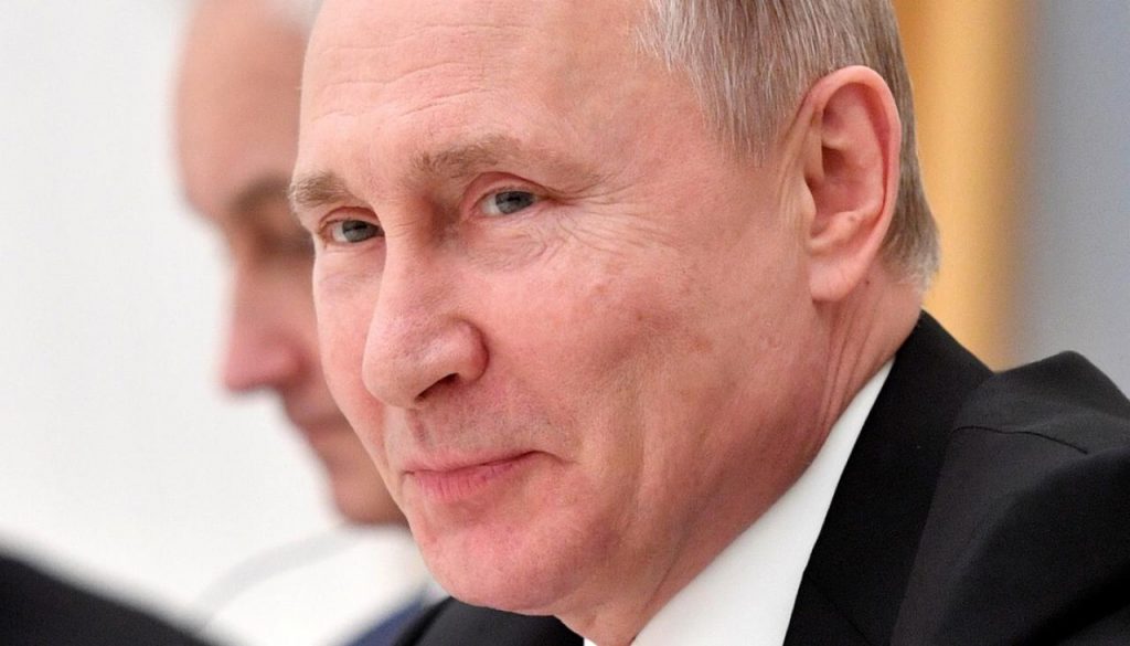 الرئيس الروسي يحذر من اختلالات في الاقتصاد والصناعة إثر الحرب بأوكرانيا 1 REUTERS putin 220319 11201715794803